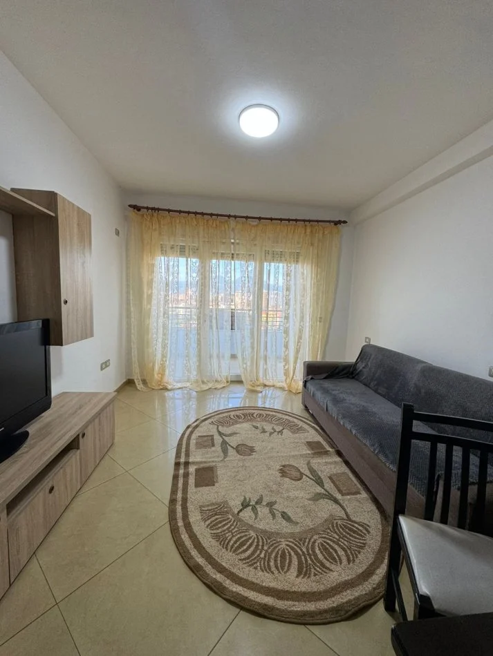 Tirane, jepet me qera apartament 1+1+Ballkon Kati 5, 90 m² 450 € (Astir)