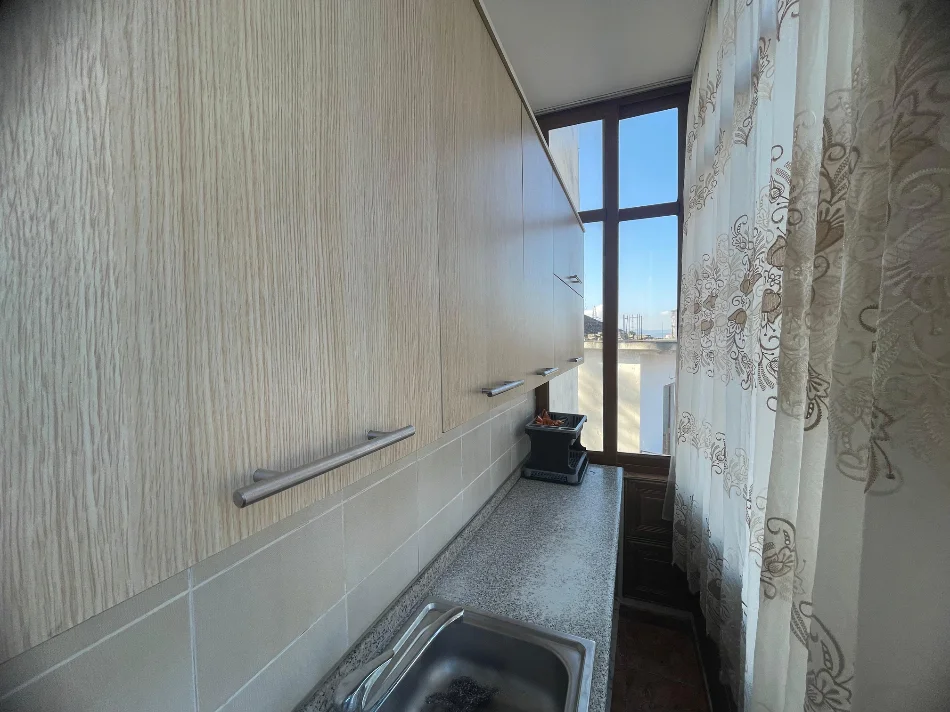 Tirane, jepet me qera apartament 1+1 Kati 2, 70 m² 300 € (Jordan Misja)