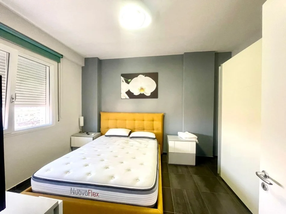 Tirane, jepet me qera apartament 2+1 Kati 9, 90 m² 1.000 € (PAZARI RI)