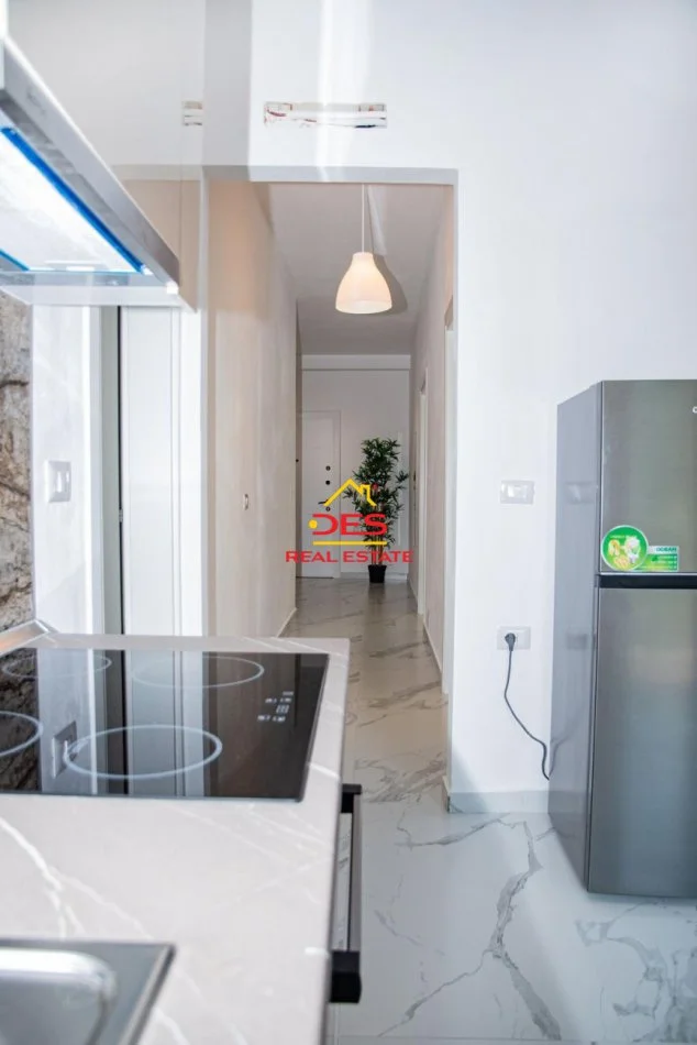 Vlore, jepet me qera apartament 2+1+Ballkon Kati 3, 95 m² 450 € (Rruga dhimitër Konomi)