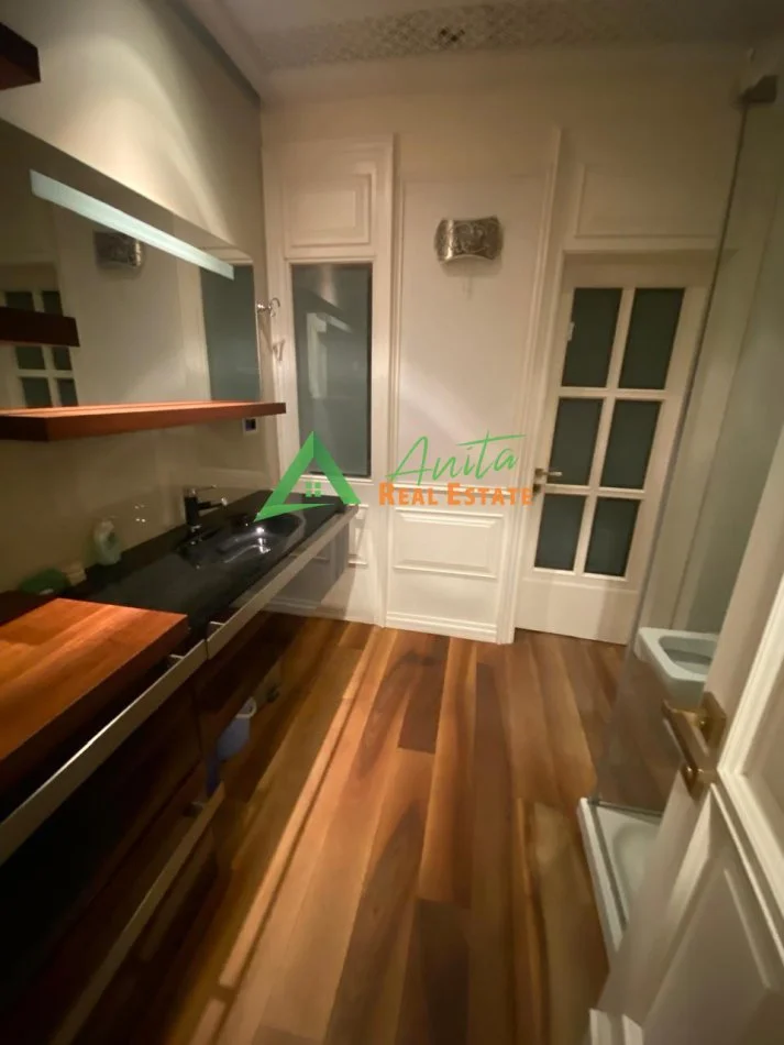 Tirane, jepet me qera apartament 1+1+Ballkon Kati 2, 75 m² 700 € (Afer Shkolles se Kuqe)