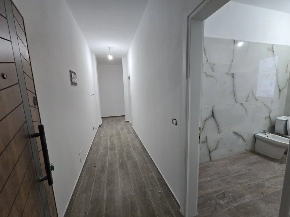 Tirane, shitet apartament 1+1 , 81 m² 121.000 € (Bulevardi i ri)