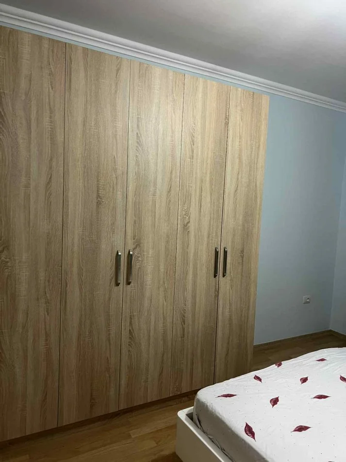 Tirane, jepet me qera apartament 2+1+Ballkon Kati 3, 100 m² 700 € (FIORI DI BOSKO)