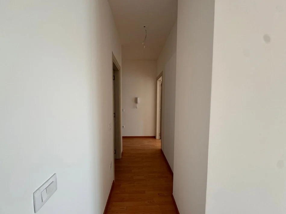 Tirane, shitet apartament 1+1 Kati 2, 77 m² 112.600 € 