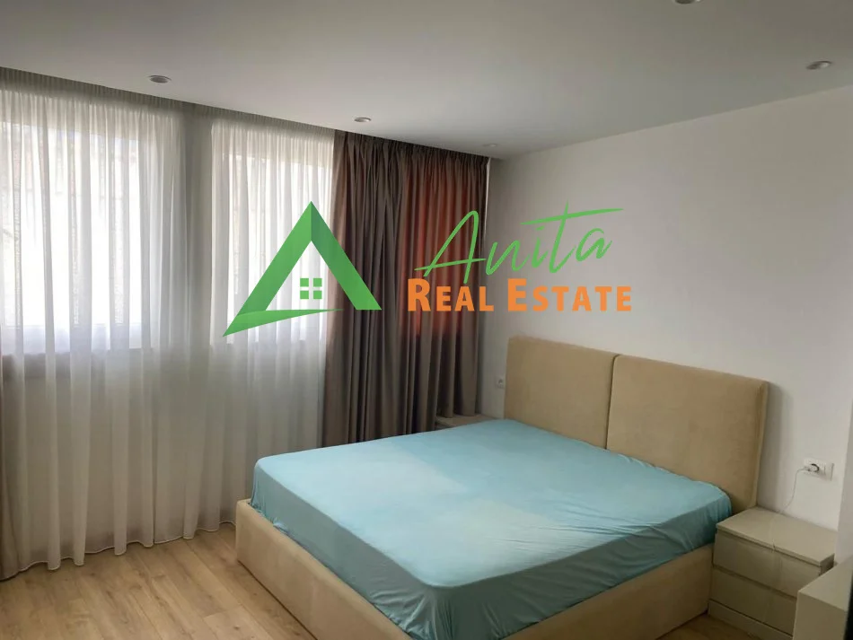 Tirane, jepet me qera apartament 1+1+Ballkon Kati 3, 70 m² 500 € (Astir)