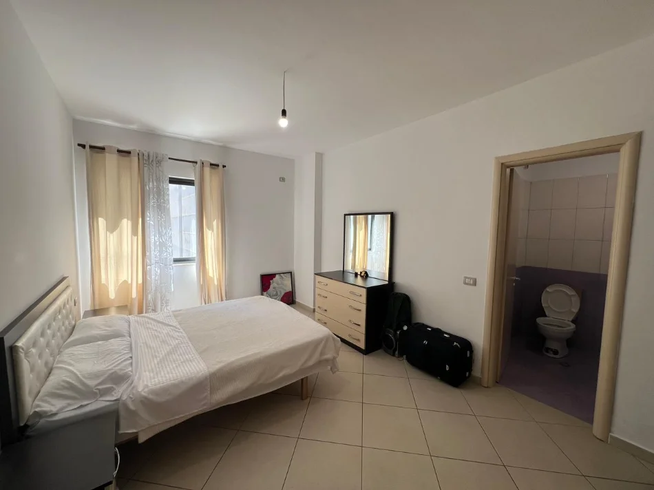 Tirane, jepet me qera apartament 2+1+Ballkon Kati 2, 96 m² 450 € (Thoma Koxhaj)