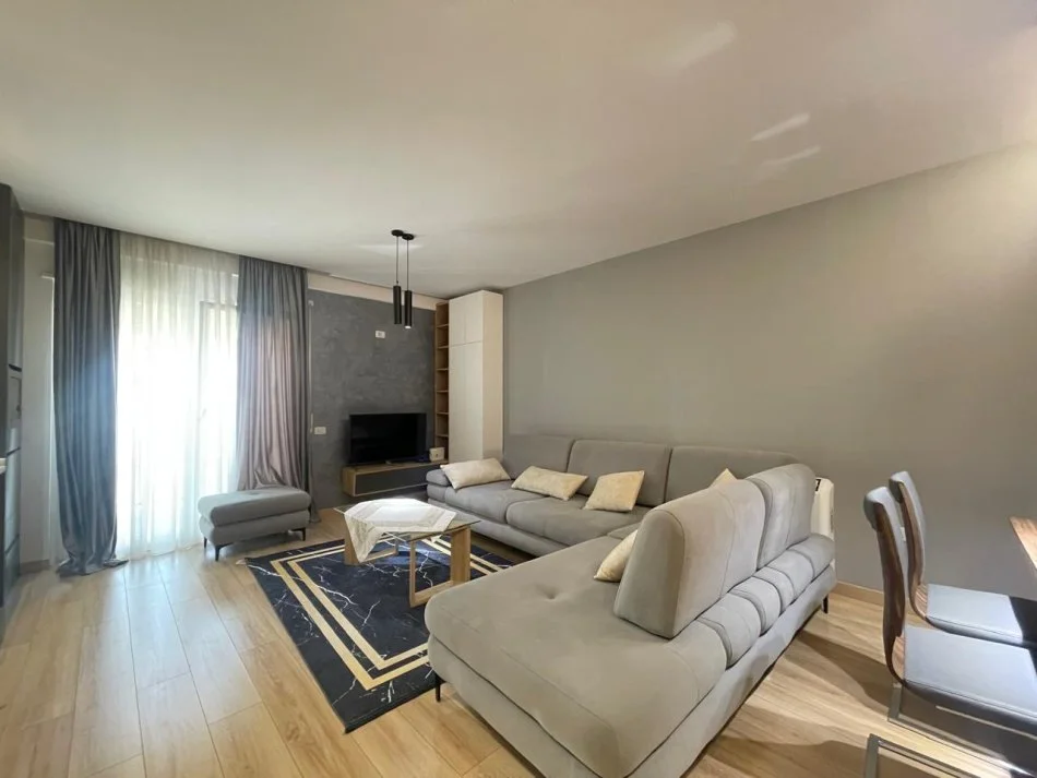 Tirane, jepet me qera apartament 2+1 Kati 8, 78 m² 650 € (Golden park 3)