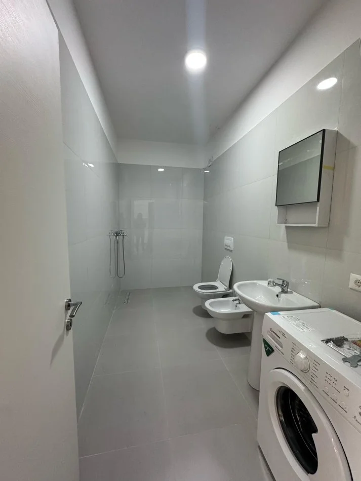 Tirane, jepet me qera apartament 1+1 Kati 3, 55 m² 400 € (Paskuqan)