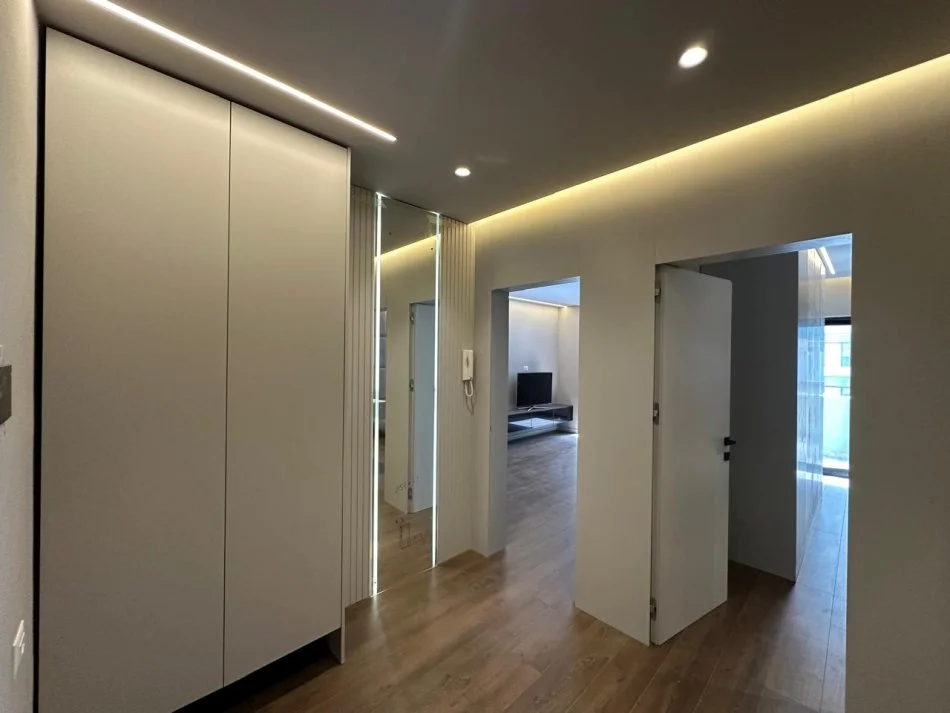 Shqiperi, jepet me qera apartament 2+1 Kati 3, 80 m² 680 € (SALIH BUDKA, tek Nisharaku)