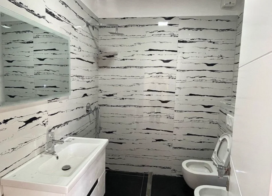 Tirane, jepet me qera apartament 2+1+Ballkon Kati 2, 90 m² 800 € (LIQENI THATE)