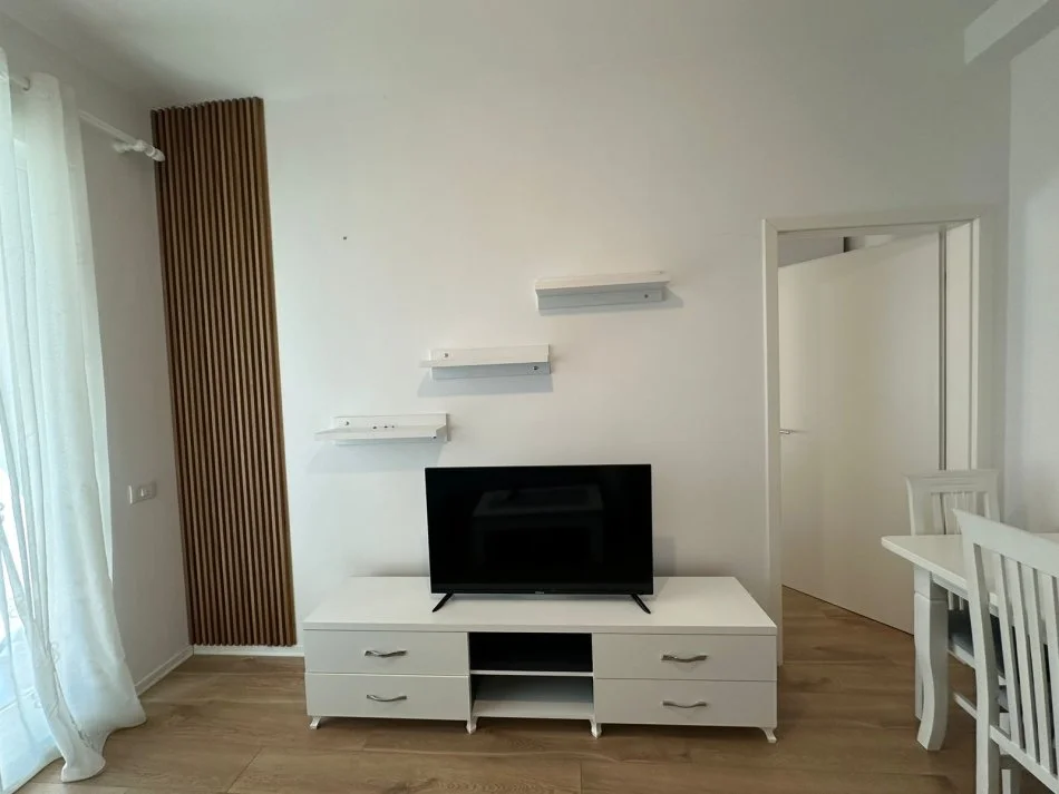 Tirane, jepet me qera apartament 1+1 Kati 2, 75 m² 450 € (Siri Kodra)