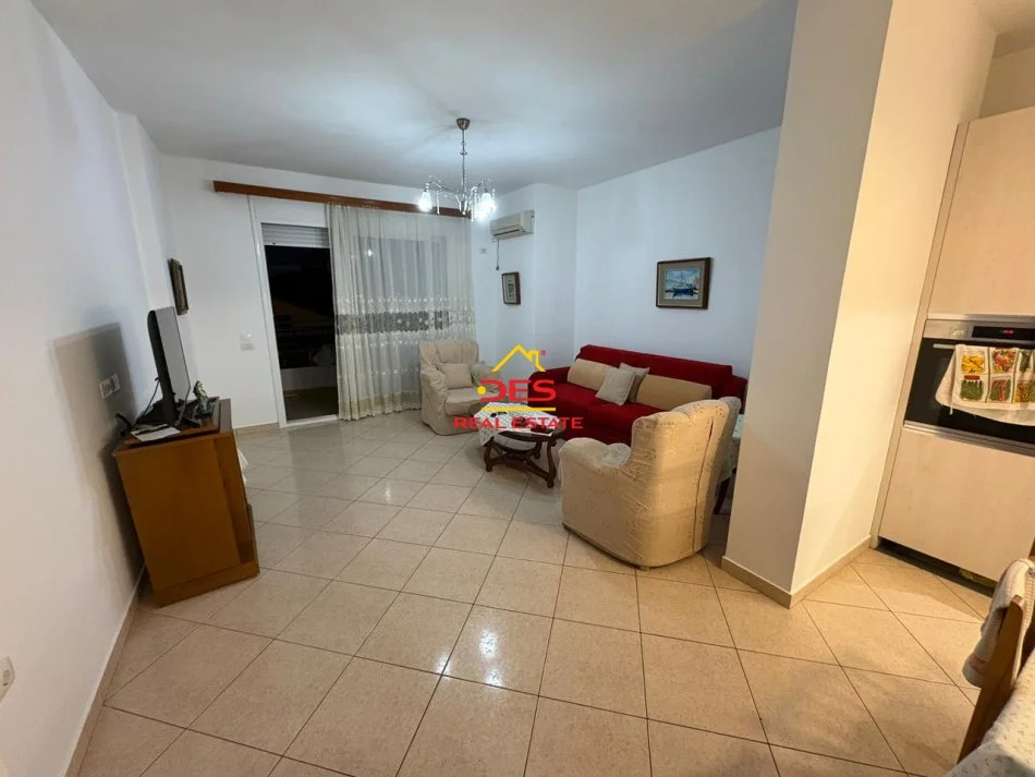 Vlore, jepet me qera apartament 1+1+Ballkon Kati 4, 70 m² 450 € (Rruga Fiqiri Muka)
