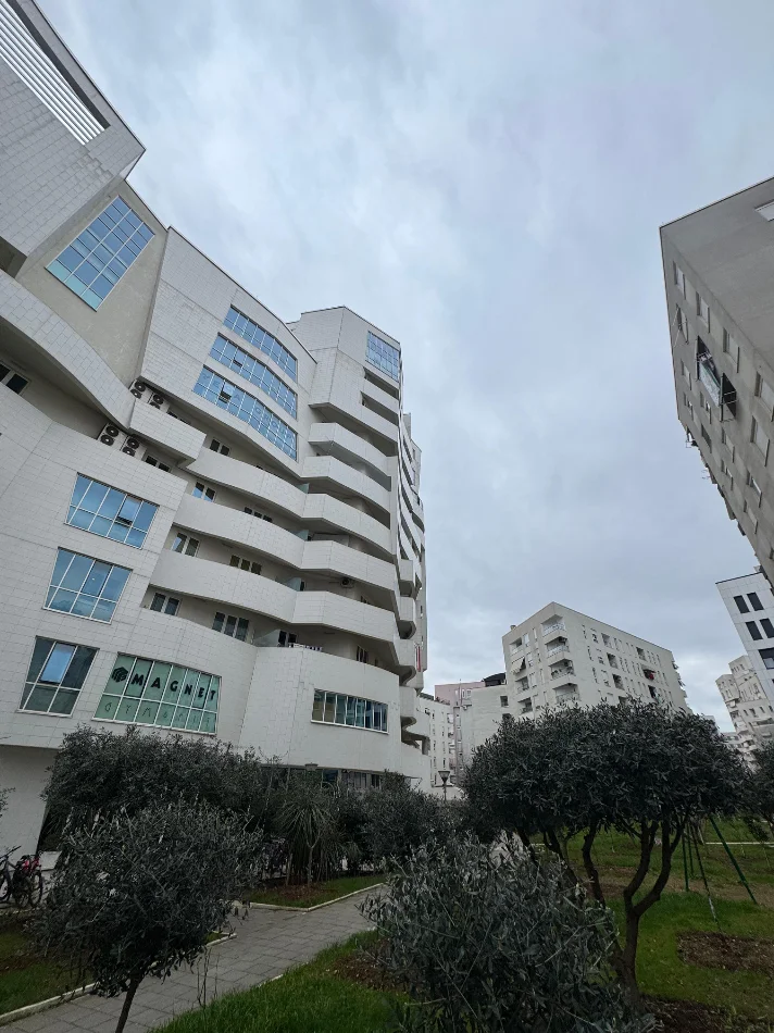 Tirane, shitet ambjent biznesi Kati 0, 114 m² 290.000 € (Ambient Biznesi Per Shitje 21 Dhjetori Okazion Biznes Aktiv)