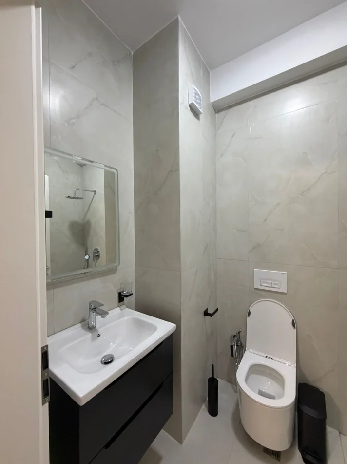 Tirane, jepet me qera apartament 1+1 Kati 6, 57 m² 466 € (Ali Demi)