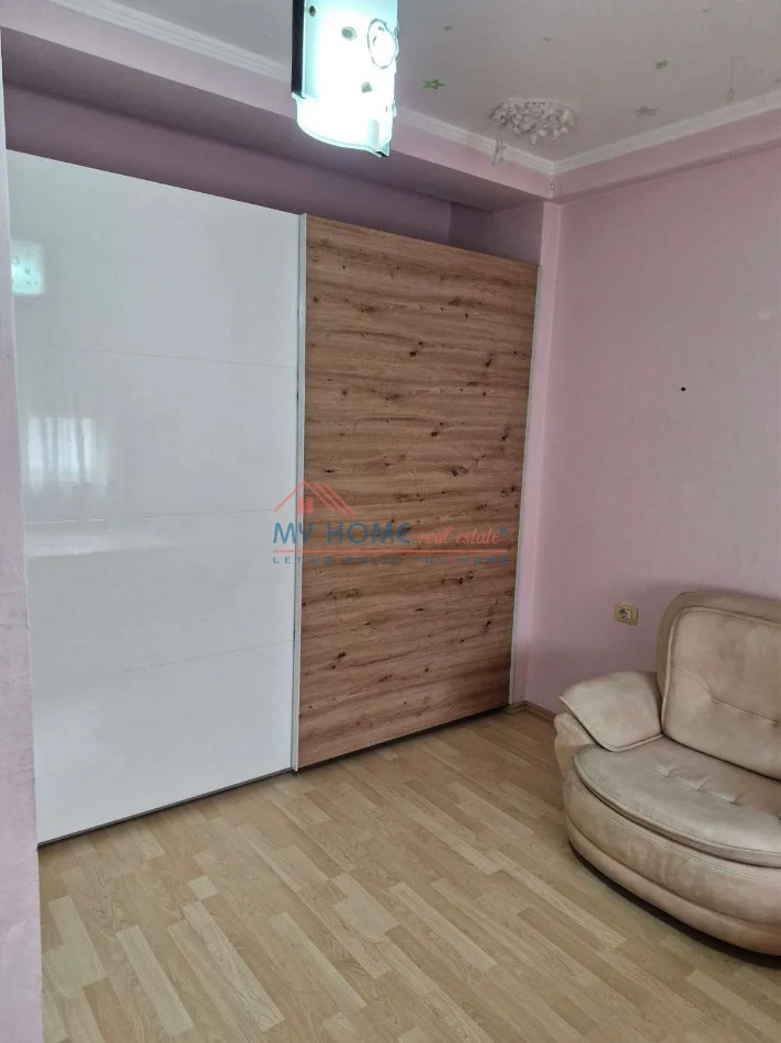 Tirane, jepet me qera apartament 2+1+Ballkon Kati 5, 106 m² 750 € (Rruga e Kosovareve)