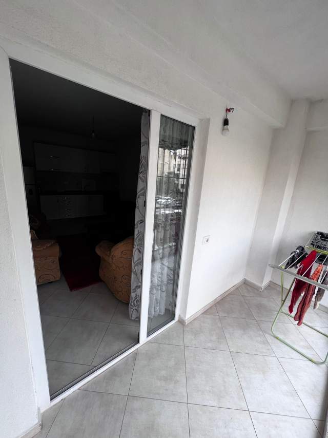 Tirane, jepet me qera apartament 1+1+BLK Kati 2, 70 m² 35.000 Leke (pallati Almak)