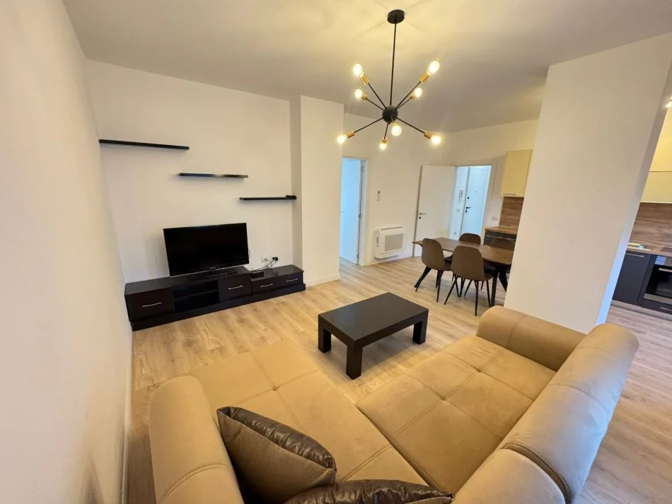 Tirane, jepet me qera apartament 2+1 Kati 1, 110 m² 650 € (Rruga bardhyl)