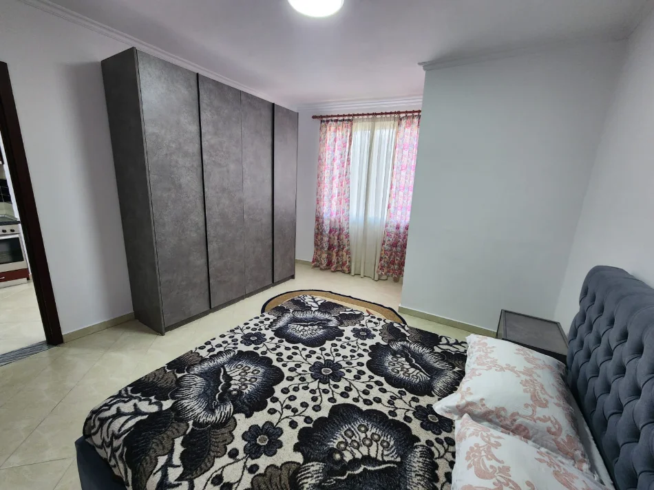 Tirane, jepet me qera apartament 1+1 Kati 5, 72 m² 420 € (Astir)
