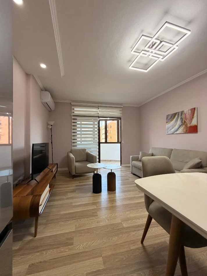 Tirane, shes 1+1+Ballkon Kati 6, 73 m² 175.000 € 