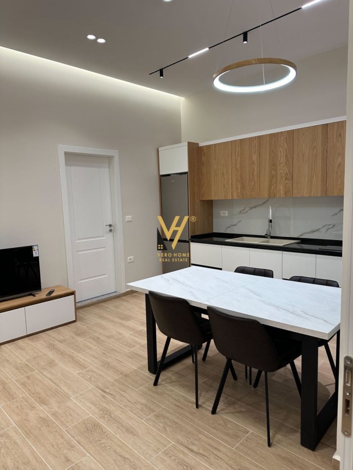 Tirane, jepet me qera apartament 2+1+Ballkon Kati 0, 89 m² 600 € (DON BOSKO)