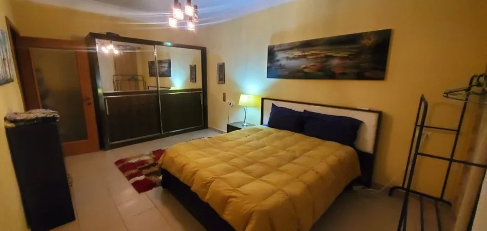 Tirane, jepet me qera apartament 2+1+Ballkon Kati 4, 600 € (sami Frasheri)