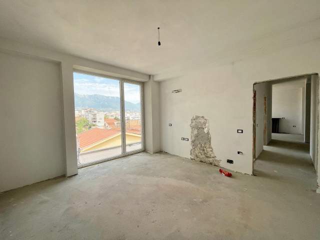 Tirane, shes apartament 2+1+BLK Kati 4, 105 m² 147.000 Euro (rruga e Dibres)