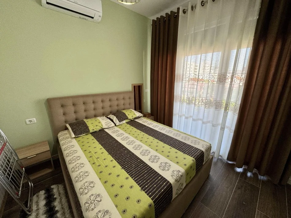 Tirane, jepet me qera apartament 2+1+Ballkon Kati 3, 70 m² 500 € (Ish Fusha e Aviacionit)