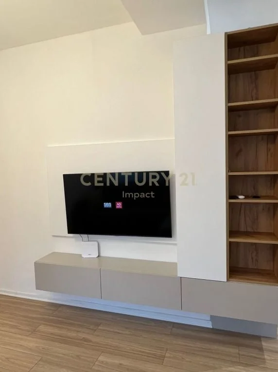 Tirane, jepet me qera apartament 3+1 Kati 2, 117 m² 1 Leke (Kompleksi Magnet, 21 Dhjetori)