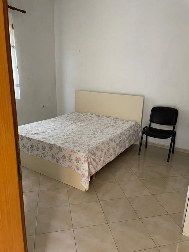 Tirane, jepet me qera apartament 1+1+BLK Kati 1, 60 m² 190 Euro (5 maji)