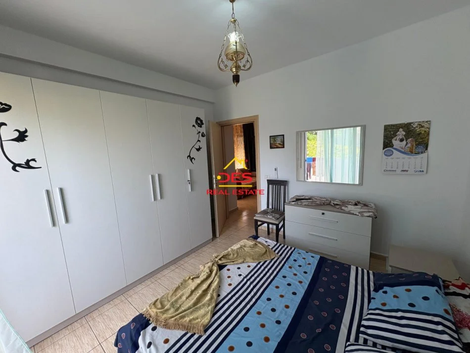 Vlore, jepet me qera apartament 1+1+Ballkon Kati 5, 70 m² 450 € (Rruga Dhimitër Konomi)