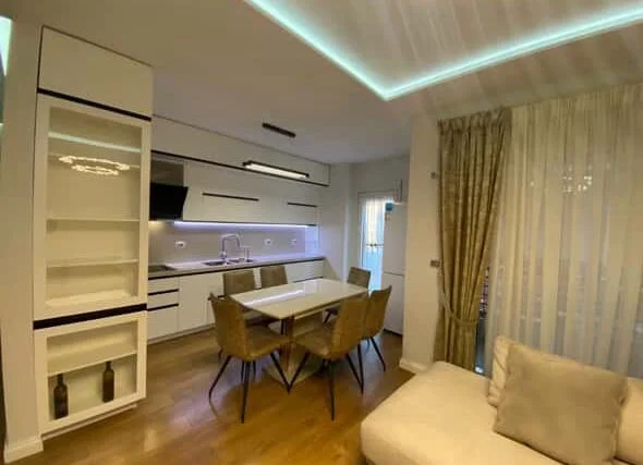 Tirane, jepet me qera apartament 2+1 Kati 3, 110 m² 800 € (Don bosko)