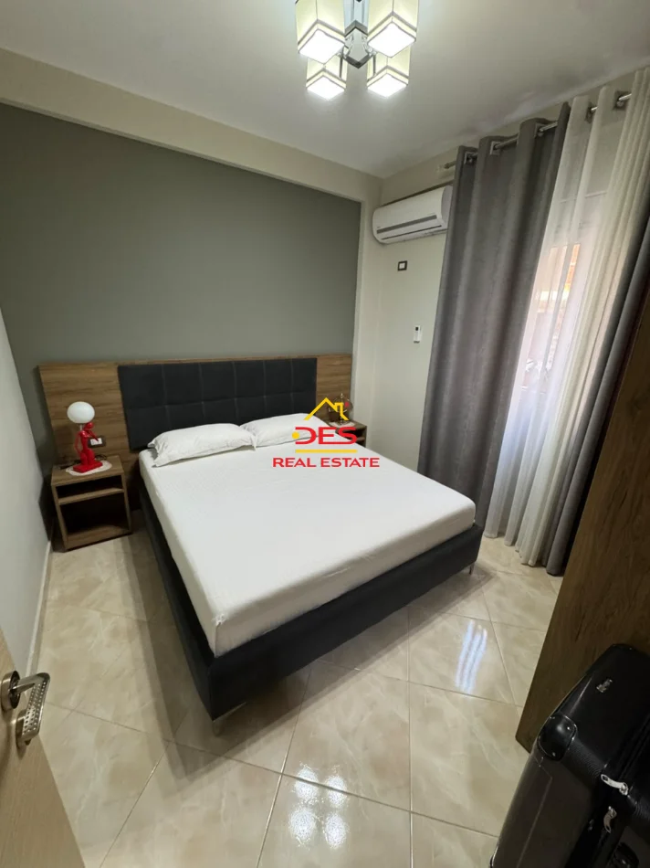 Vlore, jepet me qera apartament 2+1+Ballkon Kati 3, 90 m² 600 € (Rruga Dhimitër Konomi)