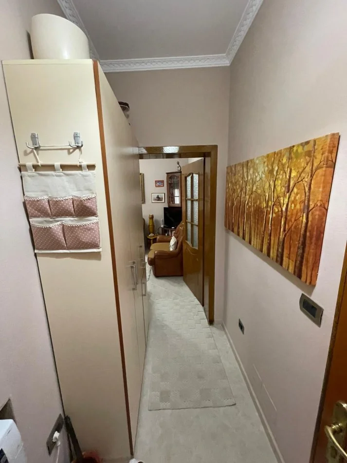 Tirane, jepet me qera apartament 1+1 Kati 4, 58 m² 550 € (Rruga myslym shyri)