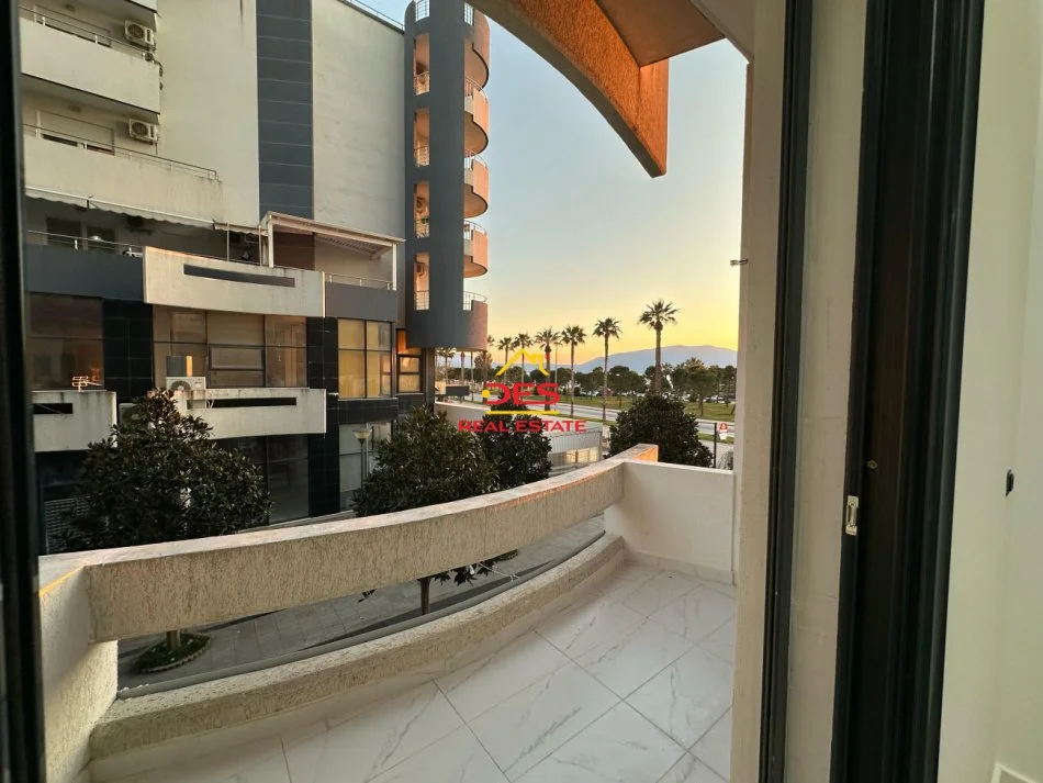 Vlore, shitet apartament 1+1+Ballkon Kati 1, 70 m² 240.000 € (Rruga Murat Tërbaçi)