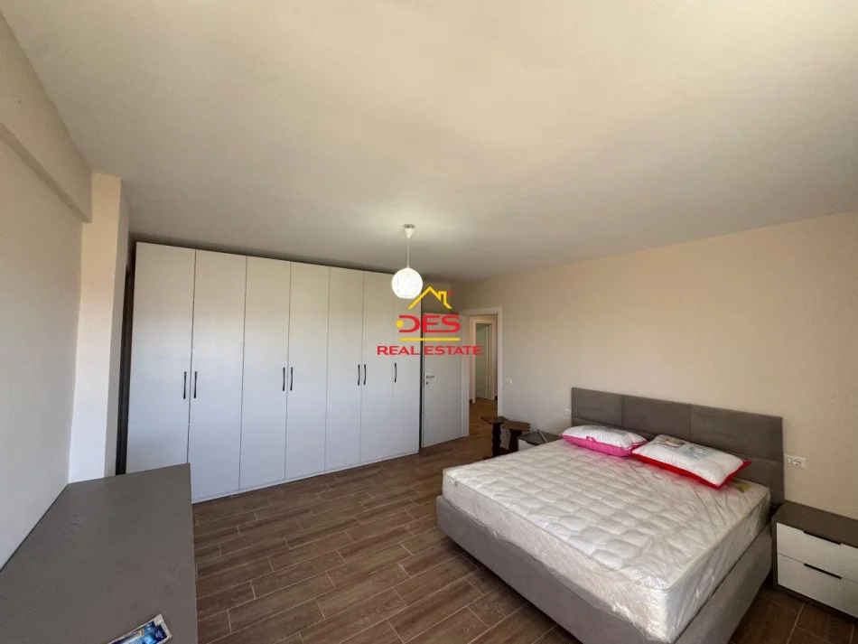 Shqiperi, jepet me qera apartament 2+1+Ballkon Kati 2, 90 m² 250 € (Rruga Petrona Haliti, Vlorë.)