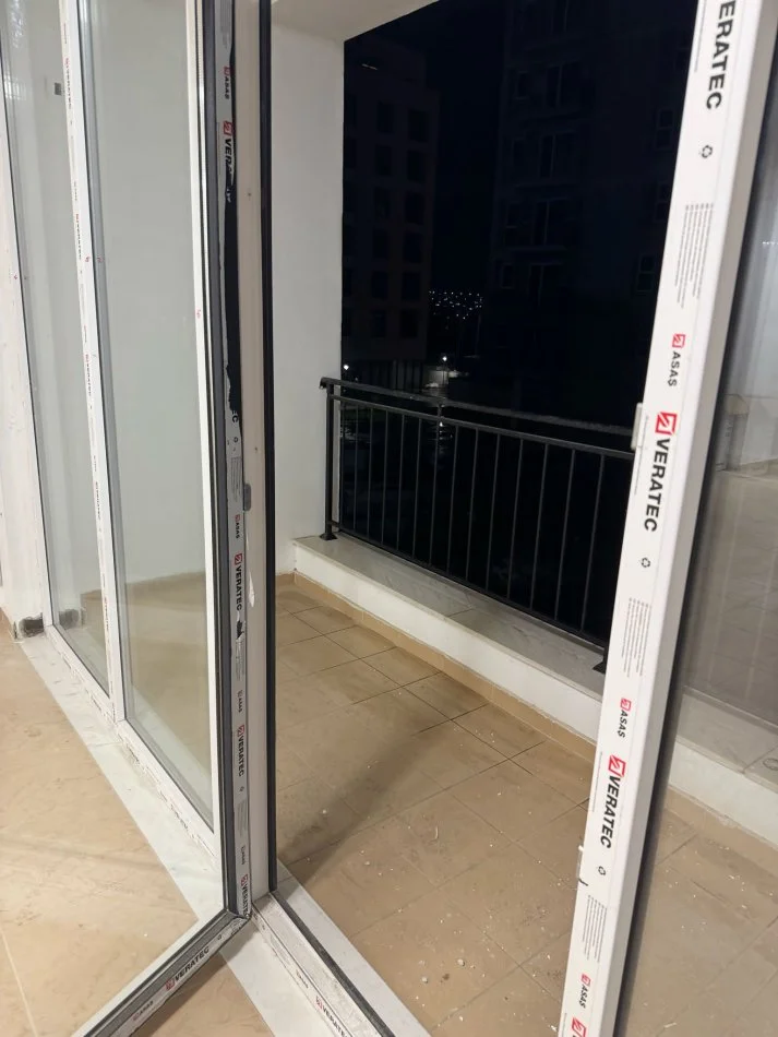 Tirane, jepet me qera ambjent biznesi Kati 1, 1.300 € (ish stacioni i trenit)