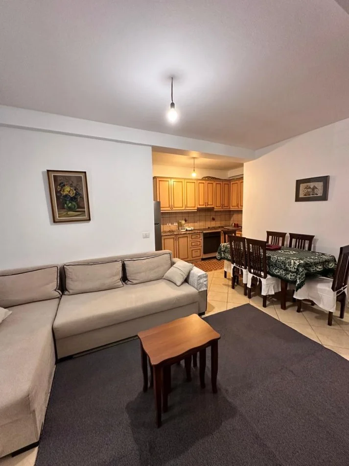 Tirane, jepet me qera apartament 1+1 Kati 2, 60 m² 350 € (Bulevardi Migjeni)