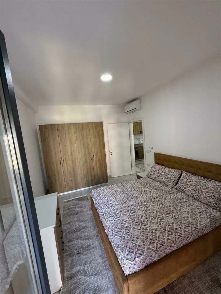 Tirane, jepet me qera apartament 1+1+parkim Kati 2, 65 m² 450 € (Kompleksi Jolla, Astir)
