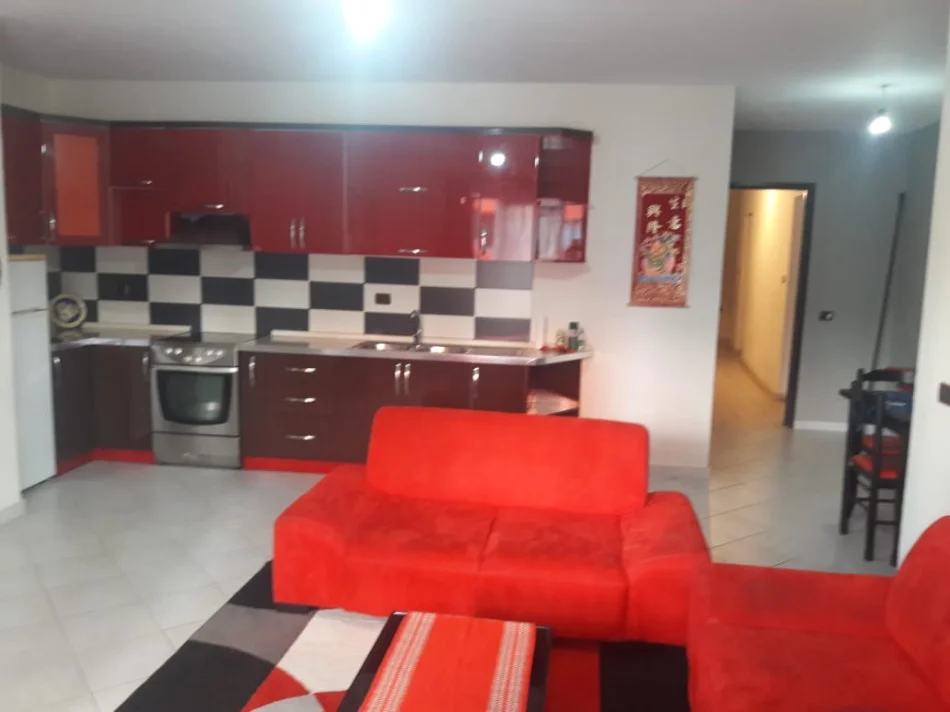 Tirane, jepet me qera apartament 2+1 Kati 4, 84 m² 400 €