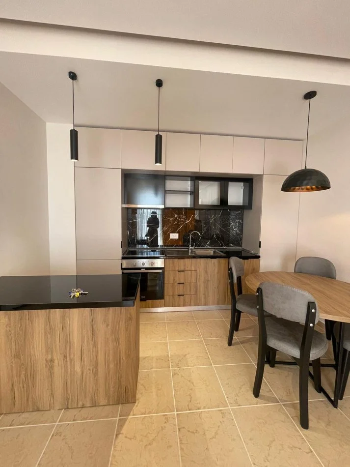 Tirane, jepet me qera 2+1 , 105 m² 850 € (Bulevardi i ri)