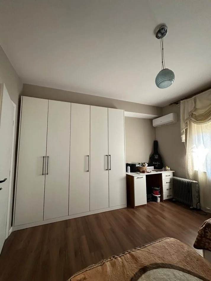 Tirane, jepet me qera apartament 2+1 Kati 3, 120 m² 750 € (RRUGA MINE PEZA)
