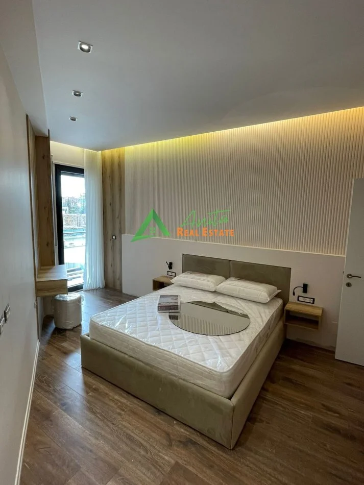 Tirane, jepet me qera apartament 1+1+Ballkon Kati 1, 65 m² 650 € (Fusha e Aviacionit)