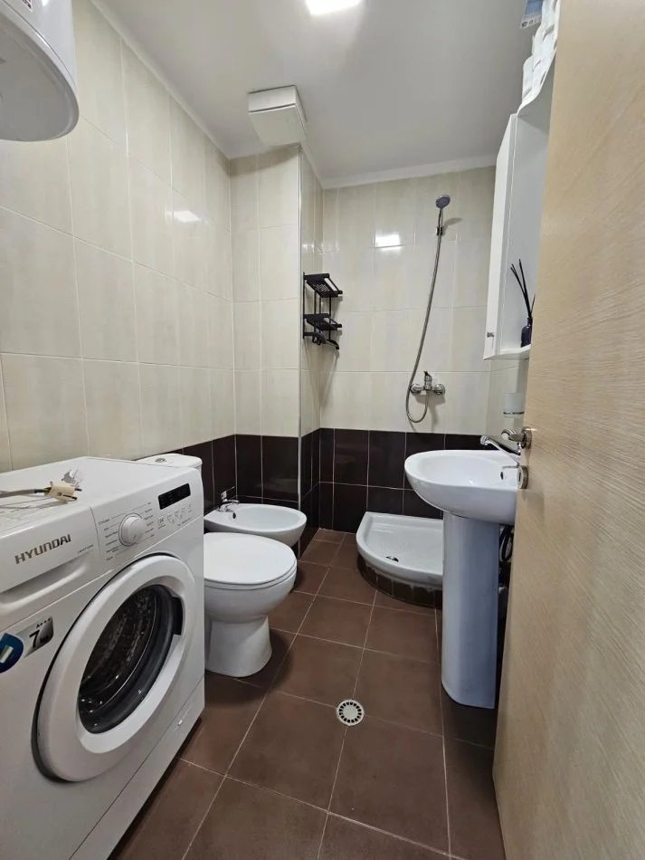 Tirane, jepet me qera apartament 1+1 Kati 4, 53 m² 400 € (Kopshti Zologjik)
