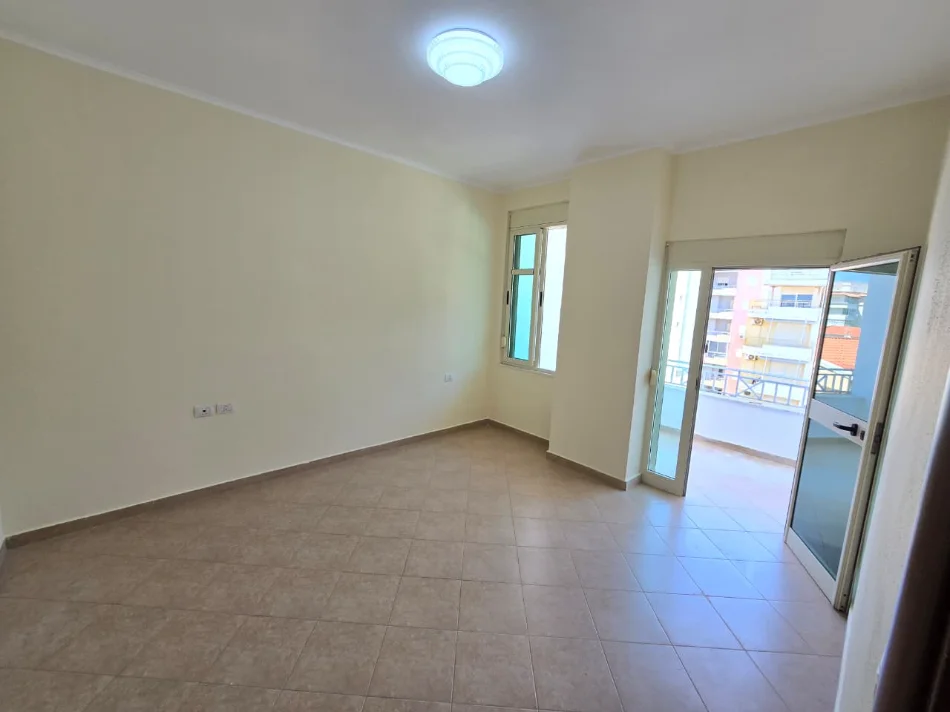 Durres, shitet apartament 1+1+Aneks+Ballkon Kati 5, 63 m² 87.000 € (durres)