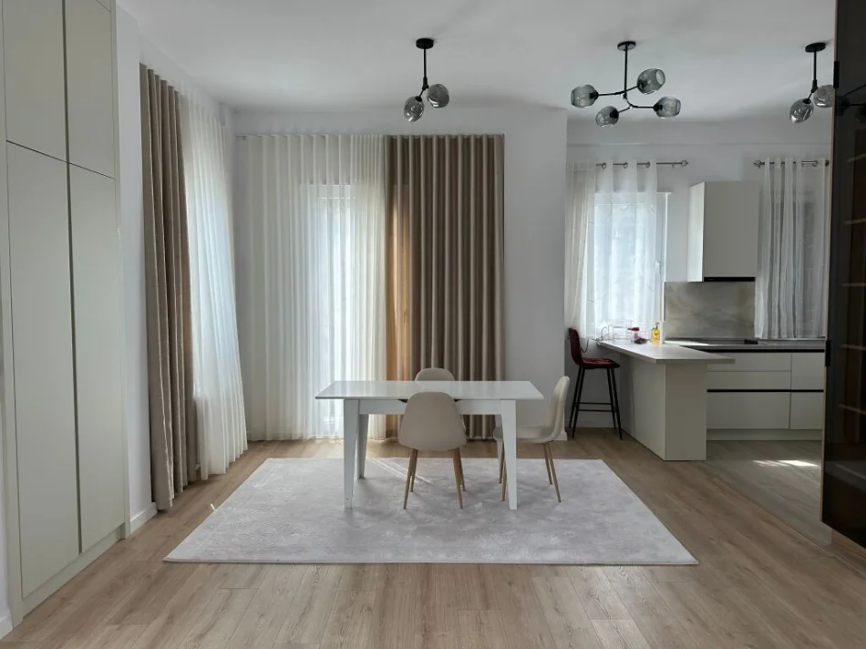 Tirane, jepet me qera Vile 3+1+Ballkon Kati 0, 230 m² 2.500 € (Vila Lule)