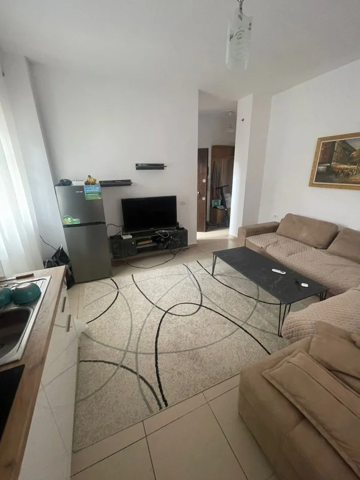 Tirane, jepet me qera apartament 1+1 Kati 1, 50 m² 450 € (5 maj)