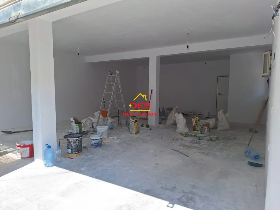 Vlore, shitet ambjent biznesi Kati 0, 73 m² 58.000 € (Rruga Ymer Veshi)