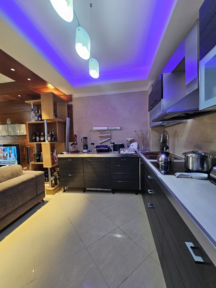 Tirane, shitet 3+1 Kati 4, 166 m² 470.000 € (Kopeshti Zoologjik)