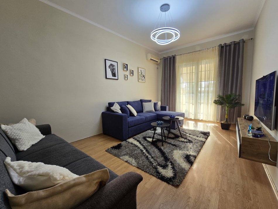 Tirane, jap me qera apartament 1+1+Aneks+Ballkon Kati 4, 98 m² 