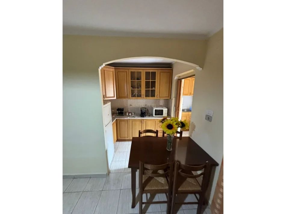 Tirane, shitet apartament 1+1 Kati 5, 100.000 € (Prane Shkolles 1 Maji)